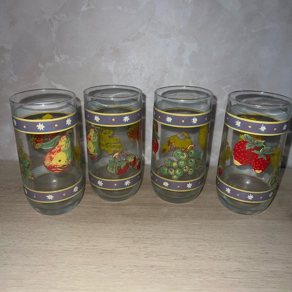 🍓 Country Orchard Fruit Print Drinking Glasses – Set of 4